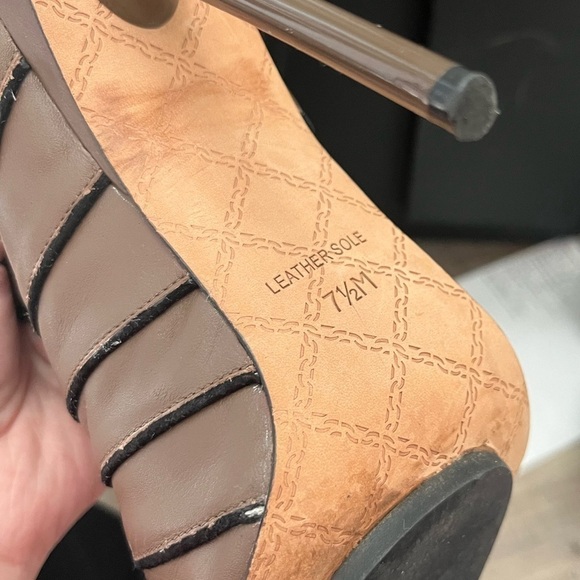 L.A.M.B Gwen Stafani Tan Brown Leather Knee High Stiletto Boots 7.5 - Picture 8 of 8